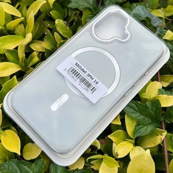 Шкіряний чохол SnapCase with Magnetic Fit для Apple iPhone 16 (6.1") — Сірий — фото 2 Шкіряний чохол SnapCase with Magnetic Fit для Apple iPhone 16 (6.1") — Сірий — фото 2