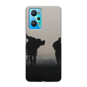 Чехлы на военную тематику для Realme GT Neo 2 (Бой солдат)
