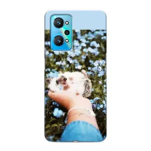 Чехлы с изображением разных животных для Realme GT Neo 2 (Ежик на руках)