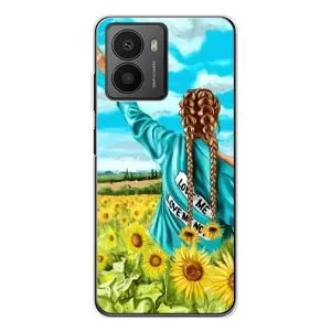 Чехол Стильные девушки на HMD Fusion (Девушка на поле)