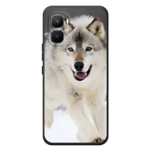 Чохол з Вовком на Infinix GT 50 Pro (Вовк біжить по снігу)