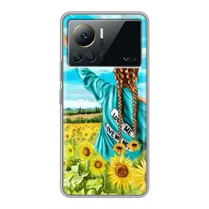 Чохол Стильні дівчата на Infinix Note 12 2023 (Дівчина на полі)