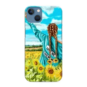 Чехол Стильные девушки на iPhone 13 (Девушка на поле)