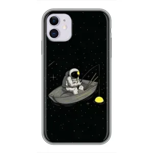 Силіконовый Чохол з принтом "Космонавти" на iPhone 11 (Космонавт на рибалці)