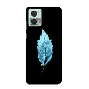 Чехол с картинками на черном фоне для Motorola Edge 30 Neo (Листочек)