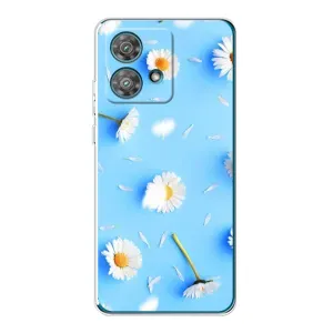 Чехол с Цветами для Motorola Edge 40 Neo (ромашки на голубом)