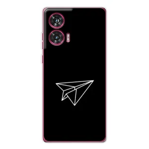 Чехол с картинками на черном фоне для Motorola Edge 50 Fusion (Самолетик)