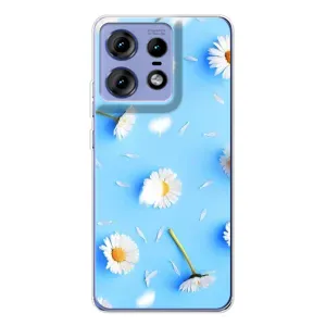 Чехол с Цветами для Motorola Edge 50 Pro (ромашки на голубом)