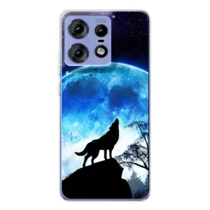 Чехол с Волком на Motorola Edge 50 Pro (Воет на луну)