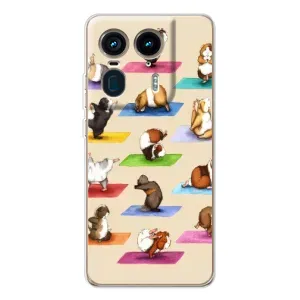 Чехол с Прикольным принтом на Motorola Edge 50 Ultra (Ёга свинок)