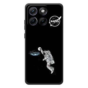Силиконовый бампер с принтом "Наса" на Motorola Edge 70 Fusion Plus (Космонавт баскетболист)
