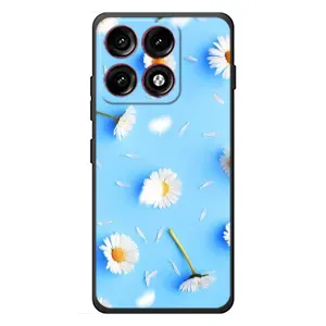 Чехол с Цветами для Motorola Edge 70 Pro (ромашки на голубом)