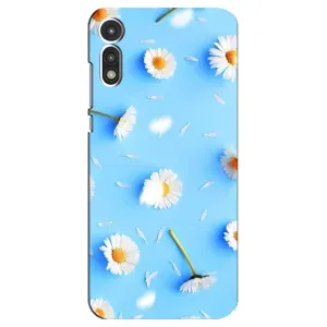 Чехол с Цветами для Motorola MOTO E 2020 (ромашки на голубом)
