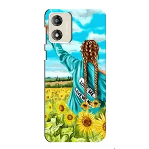 Чехол Стильные девушки на Motorola MOTO E13 (Девушка на поле)