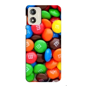 Чехол с изображением вкусной еды для Motorola MOTO E13 (Разноцветные M&M'S)