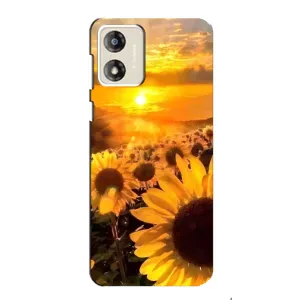 Чехол с Цветами для Motorola MOTO E13 (поле подсолнухов)