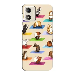 Чехол с Прикольным принтом на Motorola MOTO E13 (Ёга свинок)