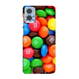 Чехол с изображением вкусной еды для Motorola MOTO E22 (Разноцветные M&M'S)