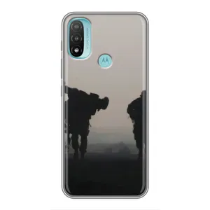 Чехлы на военную тематику для Motorola MOTO E40 (Бой солдат)