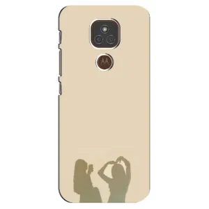 Чехол Стильные девушки на Motorola MOTO E7 Plus (Фото подруги)