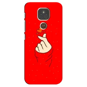 Чехлы (Знак сердечка) на Motorola MOTO E7 Plus (Сердце на красном)
