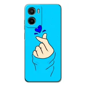 Чехлы (Знак сердечка) на Motorola Moto G06 (Сердце на синем)