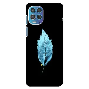 Чехол с картинками на черном фоне для Motorola MOTO G100 (Листочек)