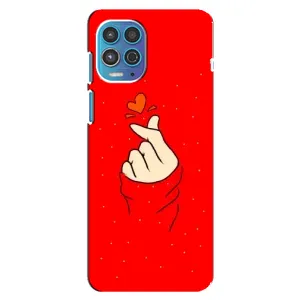 Чехлы (Знак сердечка) на Motorola MOTO G100 (Сердце на красном)