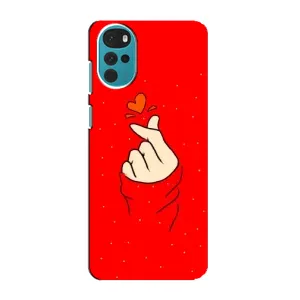 Чехлы (Знак сердечка) на Motorola MOTO G22 (Сердце на красном)