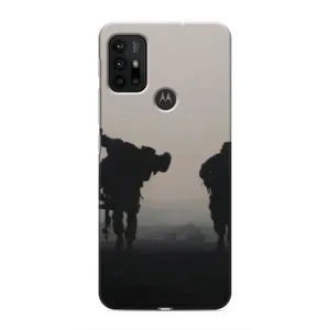 Чехлы на военную тематику для Motorola MOTO G30 (Бой солдат)