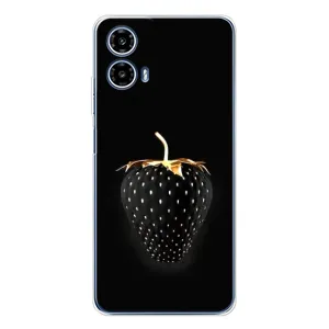 Чехол с изображением вкусной еды для Motorola Moto G35 (Чёрная клубника)
