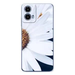 Чехол с ромашками на Motorola Moto G35 (Пол ромашки)