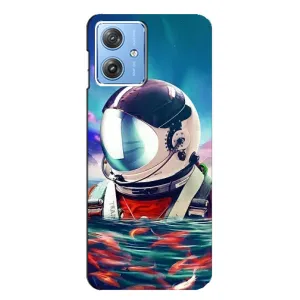 Силіконовый Чохол з принтом "Космонавти" на Motorola MOTO G54 / G54 Power (Космонавт у воді)