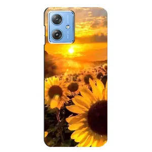 Чехол с Цветами для Motorola MOTO G54 / G54 Power (поле подсолнухов)