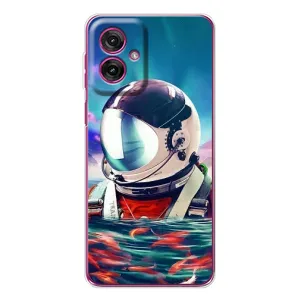 Силиконовый Чехол с принтом "Космонавты" на Motorola Moto G55 (Космонавт в воде)