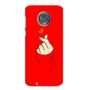 Чехлы (Знак сердечка) на Motorola MOTO G6 (Сердце на красном)
