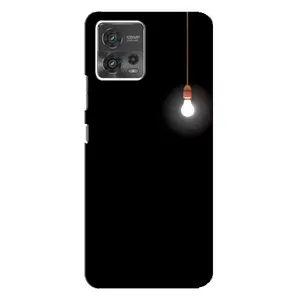 Чехол с картинками на черном фоне для Motorola MOTO G72 (Лампочка)