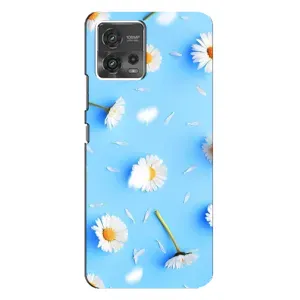 Чехол с Цветами для Motorola MOTO G72 (ромашки на голубом)