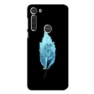 Чехол с картинками на черном фоне для Motorola MOTO G8 (Листочек)