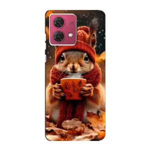 Печатный чехол «Зверята с кофе» для Motorola MOTO G84 (Белка с кофе)