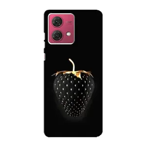 Чехол с изображением вкусной еды для Motorola MOTO G84 (Чёрная клубника)
