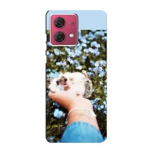 Чехлы с изображением разных животных для Motorola MOTO G84 (Ежик на руках)