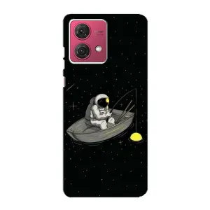Силиконовый Чехол с принтом "Космонавты" на Motorola MOTO G84 (Космонавт на рыбалке)