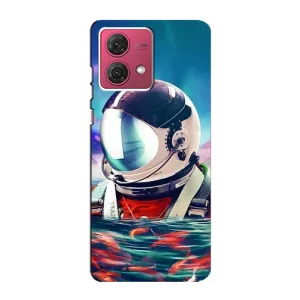 Силиконовый Чехол с принтом "Космонавты" на Motorola MOTO G84 (Космонавт в воде)