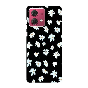 Чехол с ромашками на Motorola MOTO G84 (Маленькие ромашки)