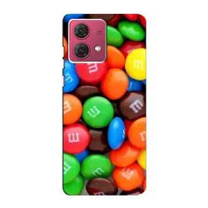 Чехол с изображением вкусной еды для Motorola MOTO G84 (Разноцветные M&M'S)