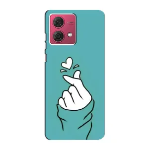 Чехлы (Знак сердечка) на Motorola MOTO G84 (Сердечко на бирюзовом)