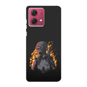 Силиконовый чехол с картинкой "Герой Pubg" на Motorola MOTO G84 (В огне)