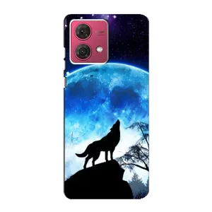 Чехол с Волком на Motorola MOTO G84 (Воет на луну)