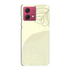 Чехол цветочный дизайн для Motorola MOTO G84 (Зелёный фон)